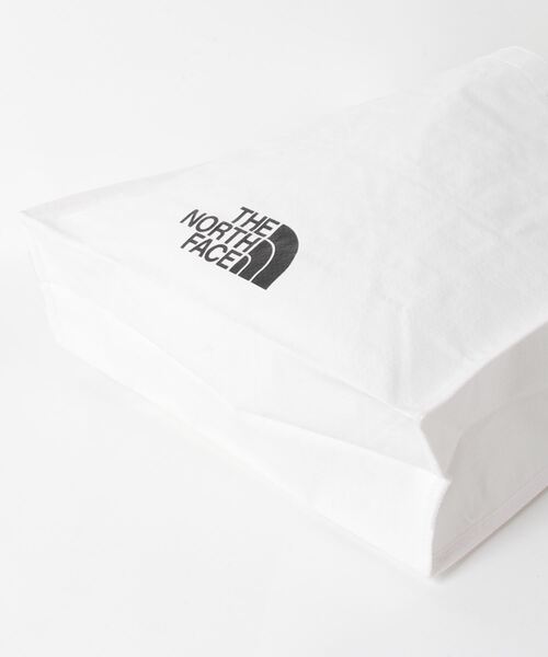 THE NORTH FACE(ザノースフェイス)の「【THE NORTH FACE】ノースフェイス SHOPPER BAG ホワイトレーベル ショッパーバッグ Mサイズ(トートバッグ・レディース・ホワイト・M)」の3枚目の写真