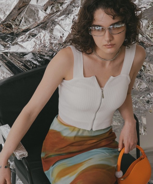 Solace（ソレイス）の「スクエアカットジップトップス（タンクトップ・レディース・ブラック/ホワイト・FREE）」の4枚目の写真