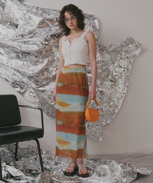 Solace（ソレイス）の「スクエアカットジップトップス（タンクトップ・レディース・ブラック/ホワイト・FREE）」の5枚目の写真