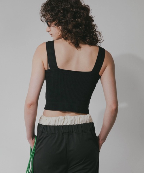 Solace（ソレイス）の「スクエアカットジップトップス（タンクトップ・レディース・ブラック/ホワイト・FREE）」の8枚目の写真