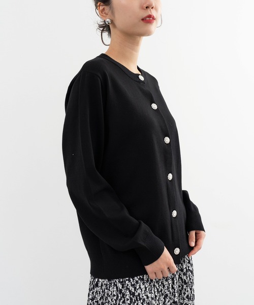 ANNA LUNA(アンナルナ)の「【ANNA LUNA】脱マンネリ!大人上品なビジューボタンカーディガン(カーディガン/ボレロ・レディース・ブラック/ベージュ・MEDIUM/LARGE)」の20枚目の写真