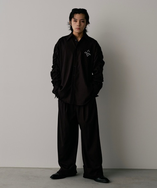 INTER FACTORY（インターファクトリー）の「CEZNA - アームシャーリングストライプシャツ - made in INTER FACTORY（シャツ/ブラウス・メンズ・ブラック/グレー・MEDIUM/LARGE）」の5枚目の写真