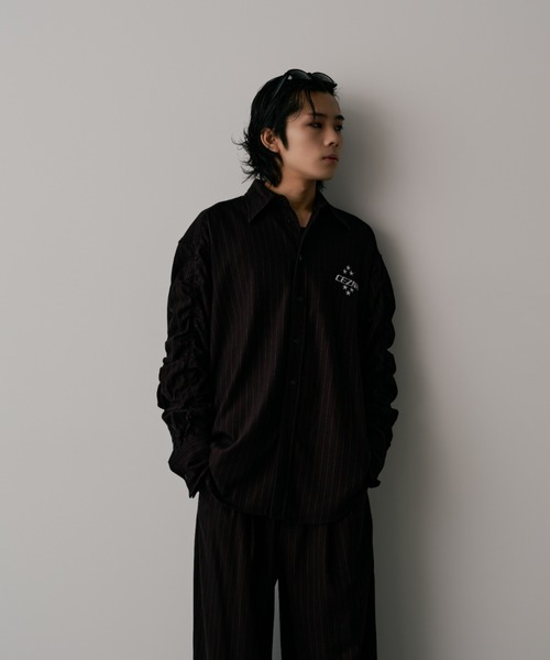 INTER FACTORY（インターファクトリー）の「CEZNA - アームシャーリングストライプシャツ - made in INTER FACTORY（シャツ/ブラウス・メンズ・ブラック/グレー・MEDIUM/LARGE）」の3枚目の写真