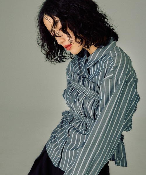 LEPSIM（レプシィム）の「【FOR I SERIES】ビスチェ＊シャツ2Pセット　146401（シャツ/ブラウス・レディース・ベージュ/チャコールグレー・FREE）」の5枚目の写真