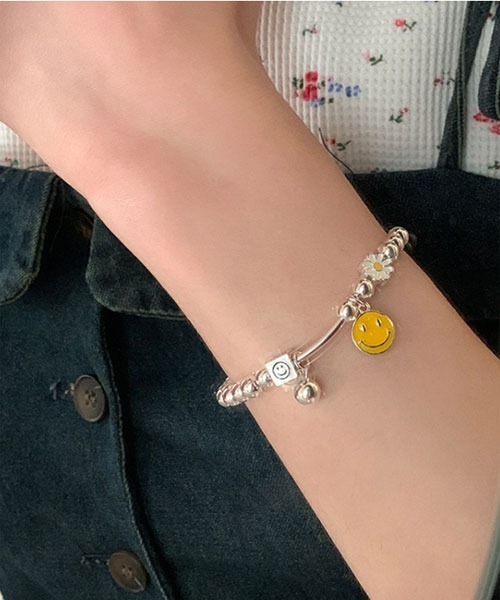 n e n e。♡ ビーズブレスレット ビーズブレスレット ✧ Fruits color ♡ 小さなお花の
