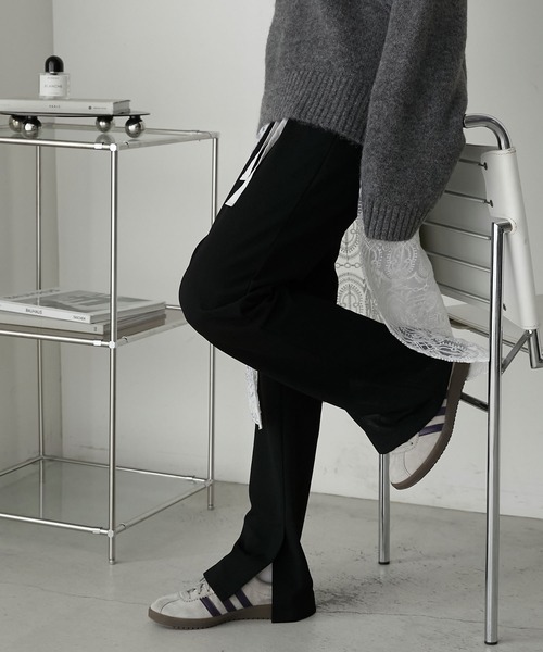 forksy.(フォルクシー)の「【forksy.】カットジョーゼットイージーセミフレアパンツ(その他パンツ・レディース・ブラック/アイボリー/ボルドー・FREE)」の3枚目の写真