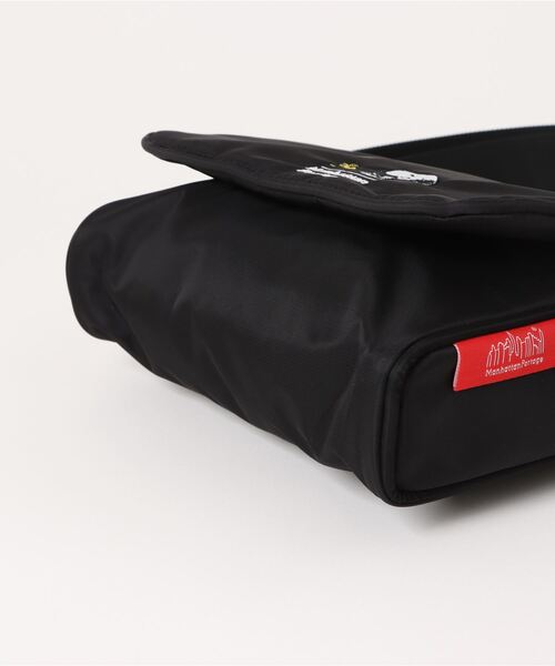Manhattan Portage（マンハッタンポーテージ）の「Whitehall Shoulder Bag PEANUTS FW2024（ショルダーバッグ・レディース・ブラック・SMALL）」の16枚目の写真