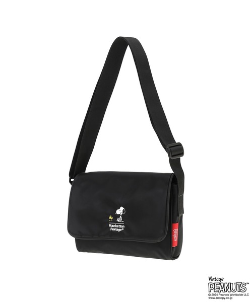 Manhattan Portage（マンハッタンポーテージ）の「Whitehall Shoulder Bag PEANUTS FW2024（ショルダーバッグ・レディース・ブラック・SMALL）」の4枚目の写真
