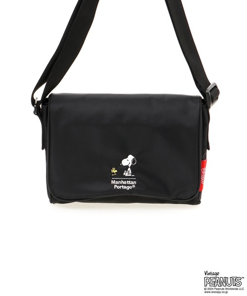 Manhattan Portage（マンハッタンポーテージ）の「Whitehall Shoulder Bag PEANUTS FW2024（ショルダーバッグ・レディース・ブラック・SMALL）」の5枚目の写真