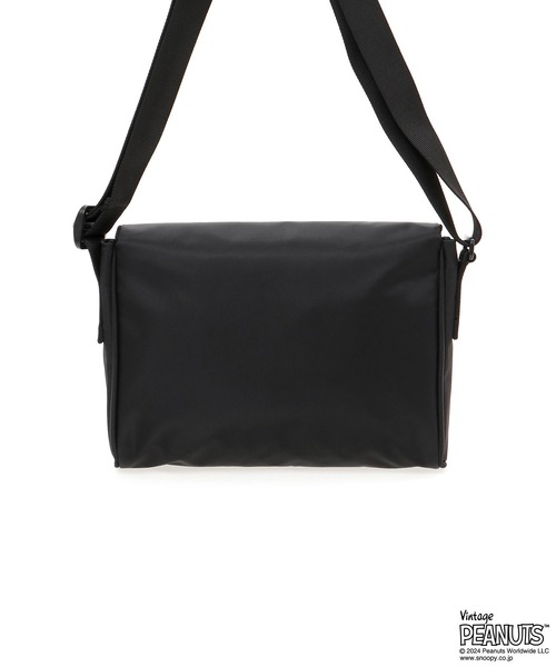 Manhattan Portage（マンハッタンポーテージ）の「Whitehall Shoulder Bag PEANUTS FW2024（ショルダーバッグ・レディース・ブラック・SMALL）」の7枚目の写真