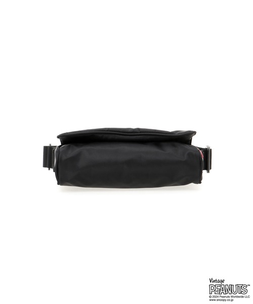 Manhattan Portage（マンハッタンポーテージ）の「Whitehall Shoulder Bag PEANUTS FW2024（ショルダーバッグ・レディース・ブラック・SMALL）」の8枚目の写真