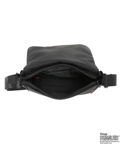 Manhattan Portage（マンハッタンポーテージ）の「Whitehall Shoulder Bag PEANUTS FW2024（ショルダーバッグ・レディース・ブラック・SMALL）」の9枚目の写真