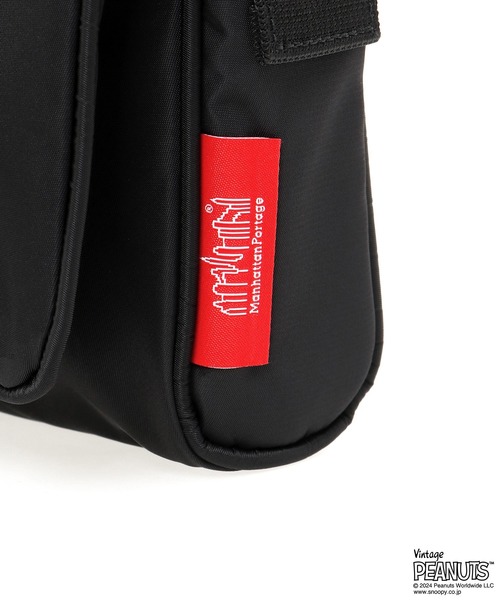 Manhattan Portage（マンハッタンポーテージ）の「Whitehall Shoulder Bag PEANUTS FW2024（ショルダーバッグ・レディース・ブラック・SMALL）」の12枚目の写真