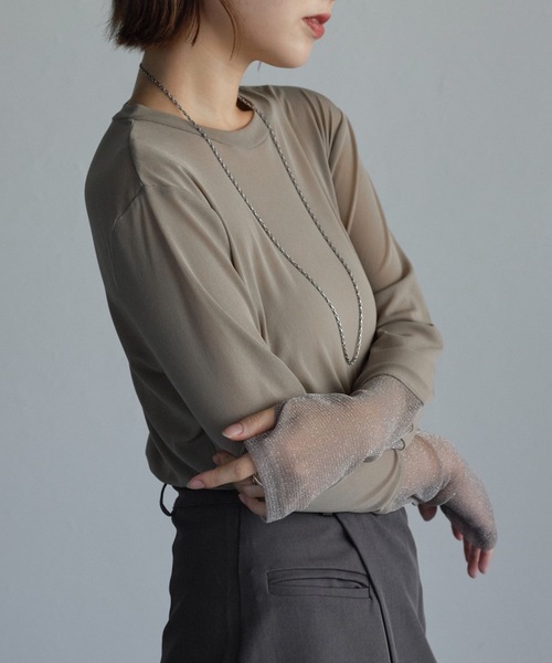 ap retro(アプレトロ)の「袖シアーラメ切替トップス(Tシャツ/カットソー・レディース・ボルドー/チャコール/ネイビー/アイボリー/ブラック/グレイッシュベージュ・FREE)」の4枚目の写真