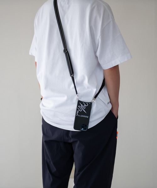 Manhattan Portage(マンハッタンポーテージ)の「【Manhattan Portage】Manhattan Portage PU LEATHER Sling Case LOGO/SKYLINE iPhone13 14 兼用 FSUN(スマホケース/カバー・メンズ・ブラック/ブラック系その他2・FREE)」の12枚目の写真