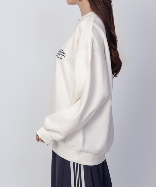 UNDERWRAPS(アンダーラップス)の「UNDERWRAPS サガラビッグロゴ刺繍 裏起毛トレーナー 古着風(スウェット・レディース・アイボリー/杢グレー/チャコールグレー・フリー)」の6枚目の写真