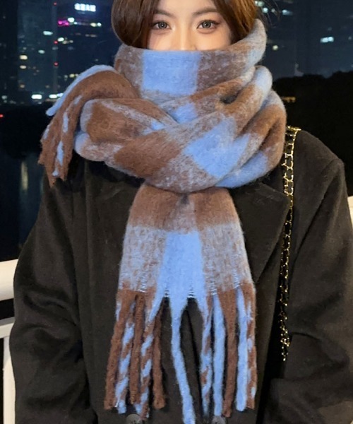 Futier land（フューティアランド）の「大判が女性らしくてカワイイ◎やわらかシャギーチェックビッグマフラー（マフラー・レディース・ブラック/ブルー/ピンク・FREE）」の7枚目の写真