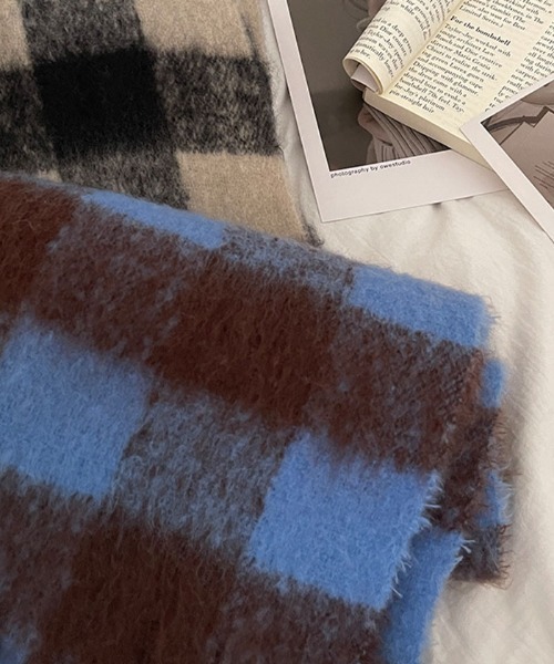 Futier land（フューティアランド）の「大判が女性らしくてカワイイ◎やわらかシャギーチェックビッグマフラー（マフラー・レディース・ブラック/ブルー/ピンク・FREE）」の12枚目の写真