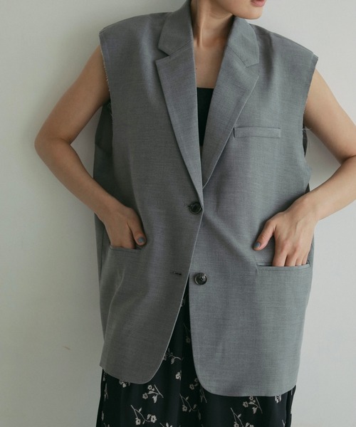 anuke(アンヌーク)の「Cutoff Over Vest(その他アウター・レディース・ブラウン/グレー・36inch/38inch)」の2枚目の写真