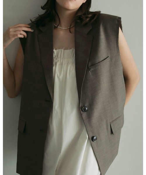 anuke(アンヌーク)の「Cutoff Over Vest(その他アウター・レディース・ブラウン/グレー・36inch/38inch)」の5枚目の写真