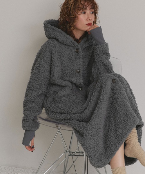 ad thie(アドティエ)の「着る毛布 ロング丈フード付きルームウエア(ルームウェア/パジャマ・レディース・オフホワイト/ピンク/ブラウン/グレー・FREE)」の3枚目の写真