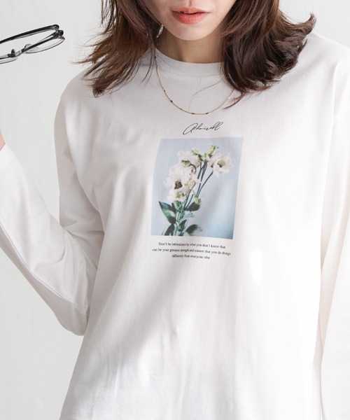 ikka（イッカ）の「ロゴフォトプリントロンT（Tシャツ/カットソー・レディース・オフホワイト/ホワイト/ブラック/チャコールグレー・M/L/S）」の2枚目の写真