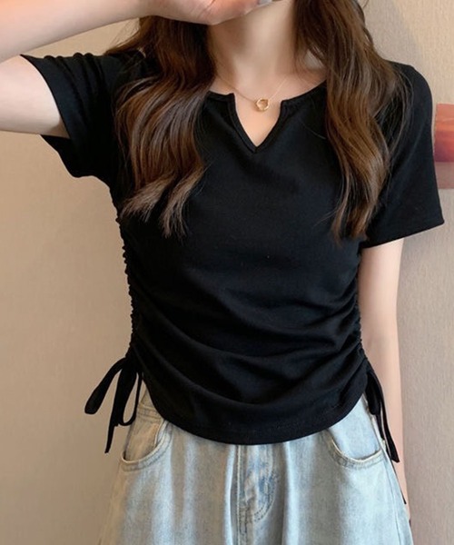 GLAMOROUS JANE(グラマラスジェーン)の「サイドシャーリングショート丈Tシャツ(Tシャツ/カットソー・レディース・ホワイト/チャコールグレー/ブラック・FREE)」の1枚目の写真