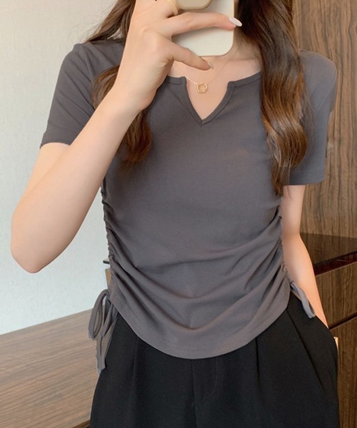 GLAMOROUS JANE(グラマラスジェーン)の「サイドシャーリングショート丈Tシャツ(Tシャツ/カットソー・レディース・ホワイト/チャコールグレー/ブラック・FREE)」の6枚目の写真