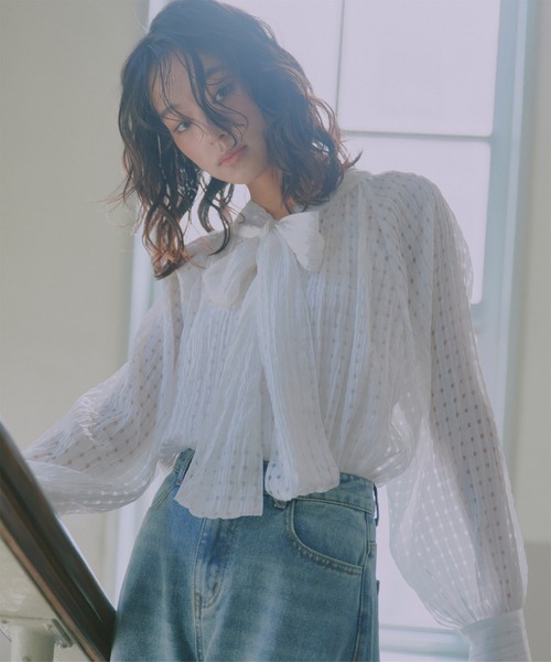 KOBE LETTUCE（コウベレタス）の「前後2way シアーチェックボウタイブラウス（シャツ/ブラウス・レディース・ホワイト/ブラック/ネイビー・M）」の5枚目の写真