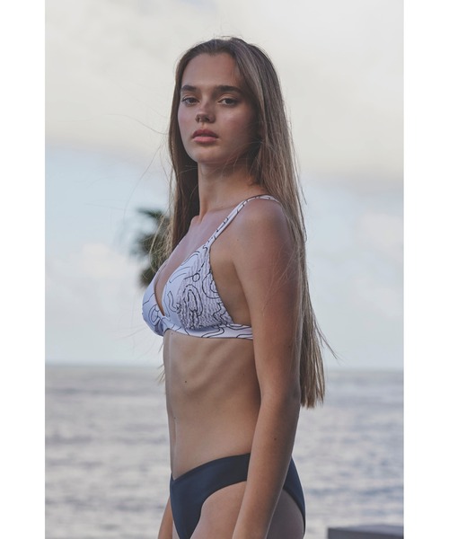 ALEXIA STAM（アリシアスタン）の「Bianca / トライアングルTOP（水着・レディース・グリーン系その他/ブルー系その他/ホワイト系その他/ピンク系その他・S/M/L）」の6枚目の写真