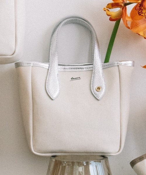 Beau're（ヴュレ）の「【BEAURE/ビュレ】キャンバス コーティング 2WAY ミニ トート（トートバッグ・レディース・ライトパープル/ブラック/シルバー/グレー/オレンジ・FREE）」の5枚目の写真