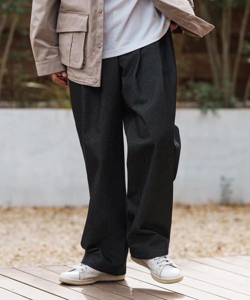 CAMBIO(カンビオ)の「mp13281-Jacquard Denim Two Tuck Wide Straight Pants デニムワイドパンツ(デニムパンツ・メンズ・ネイビー/ブルー・S/M/L)」の4枚目の写真