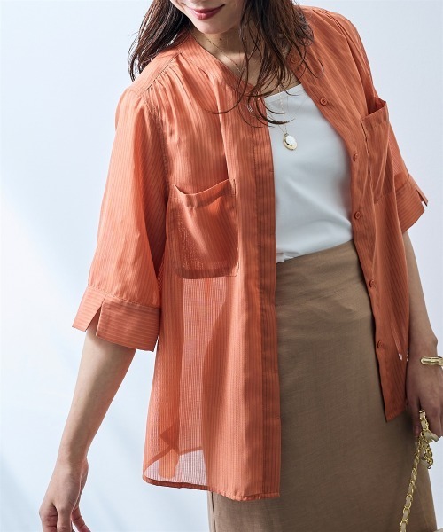SMILE LAND(スマイルランド)の「ストライプ柄シアーシャツ<大きいサイズ有>【OtonaSMILE】(シャツ/ブラウス・レディース・テラコッタ/サックスブルー・4L/5L/LL/L/M/3L)」の4枚目の写真