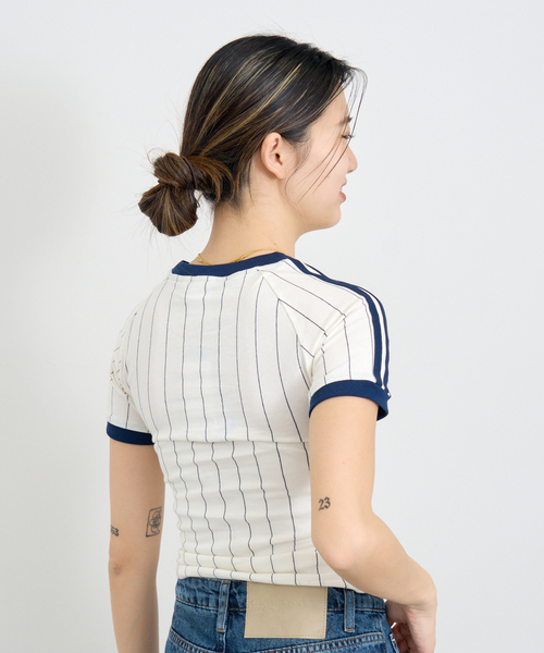 JOINT WORKS（ジョイントワークス）の「adidas / アディダス GRAPHIC CALI T（Tシャツ/カットソー・レディース・ホワイト/スカイブルー・SMALL）」の7枚目の写真