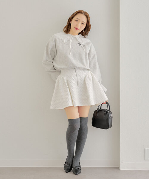 Chico(チコ)の「【SALON by Chico】ジャガードフレアスカート(スカート・レディース・ホワイト/ネイビー・FREE)」の3枚目の写真