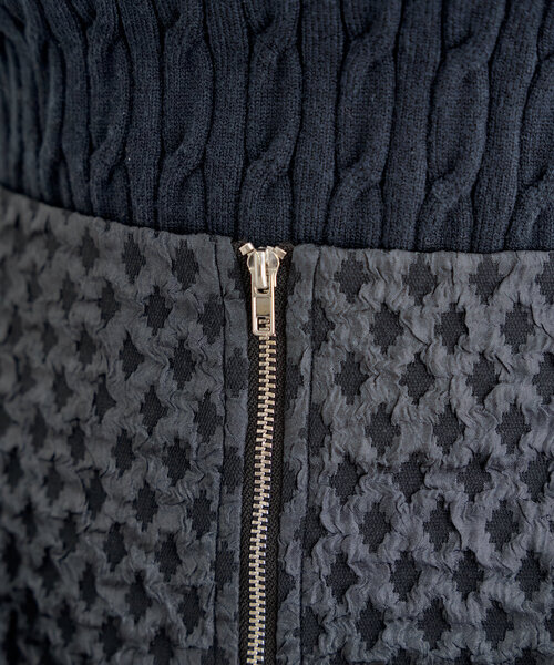 Chico(チコ)の「【SALON by Chico】ジャガードフレアスカート(スカート・レディース・ホワイト/ネイビー・FREE)」の22枚目の写真