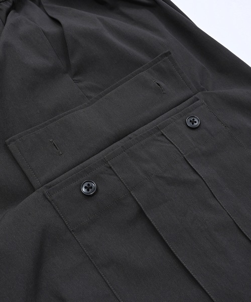 NEW BALANCE(ニューバランス)の「MET24 Wide Cargo Pants(カーゴパンツ・レディース・グレイッシュベージュ/ブラック・LARGE/MEDIUM/SMALL)」の7枚目の写真