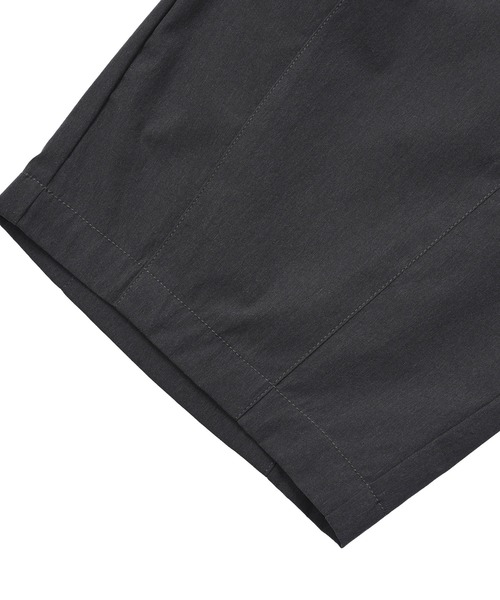 NEW BALANCE(ニューバランス)の「MET24 Wide Cargo Pants(カーゴパンツ・レディース・グレイッシュベージュ/ブラック・LARGE/MEDIUM/SMALL)」の9枚目の写真