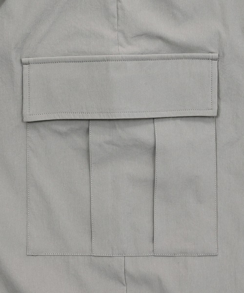 NEW BALANCE(ニューバランス)の「MET24 Wide Cargo Pants(カーゴパンツ・レディース・グレイッシュベージュ/ブラック・LARGE/MEDIUM/SMALL)」の19枚目の写真