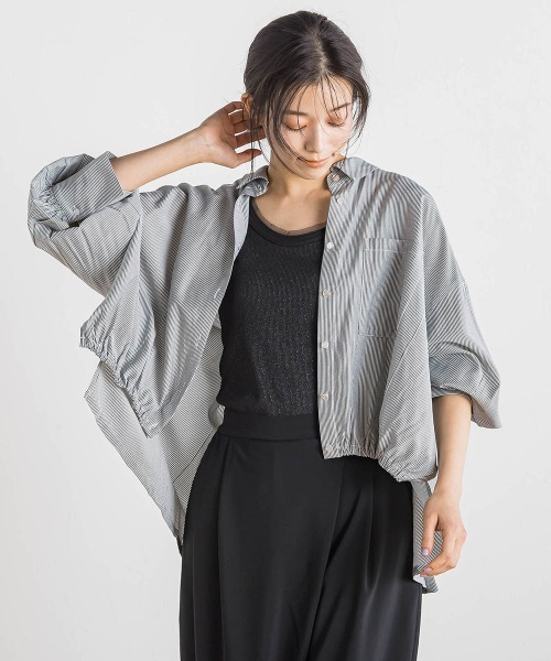 Droite lautreamont(ドロワットロートレアモン)の「【WEB限定】ストライプショートシャツ≪洗濯機で洗える≫(シャツ/ブラウス・レディース・オフホワイト/ピンク/ライトグレー・M)」の2枚目の写真