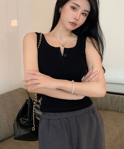2ly2(トゥーリートゥー)の「シンプル&セクシー♪ヘンリーネックリブタンクトップ(タンクトップ・レディース・ホワイト/ブラウン/ブラック/グレー・FREE)」の13枚目の写真