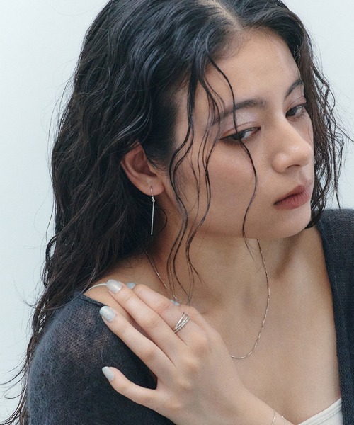 Jolie Toujours(ジョリトゥジュール)の「【金属アレルギー軽減】〈Silver925〉ベネチアンチェーンフックピアス(ピアス(両耳用)・レディース・シルバー・FREE)」の4枚目の写真