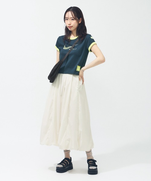 NIKE(ナイキ)の「ナイキ NIKE ナイキ NSW クラブ MOTO RGR S/S Tシャツ(Tシャツ/カットソー・レディース・ホワイト/ブラック/ネイビー・S/M/L)」の12枚目の写真