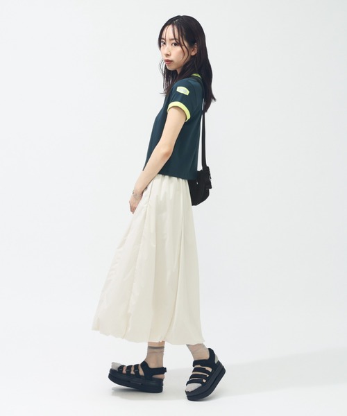 NIKE(ナイキ)の「ナイキ NIKE ナイキ NSW クラブ MOTO RGR S/S Tシャツ(Tシャツ/カットソー・レディース・ホワイト/ブラック/ネイビー・S/M/L)」の9枚目の写真