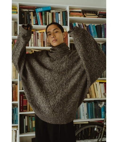 Knuth Marf（クヌースマーフ）の「dolman sleeve turtleneck（ニット/セーター・メンズ・ブルー/ブラック・FREE）」の9枚目の写真