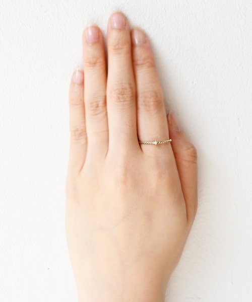 sowi（ソーイ）の「K10　ダイヤモンドツイストリング（リング・レディース・ゴールド・#9/#11/#13）」の5枚目の写真