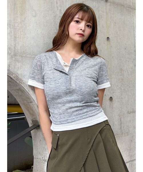 MURUA（ムルーア）の「ヘンリーネックレイヤードトップス（Tシャツ/カットソー・レディース・グレー/ブラック/ブラウン・FREE）」の4枚目の写真