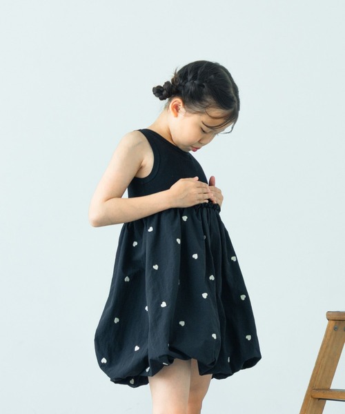LOWRYS FARM（ローリーズファーム）の「ドッキングノースリーブワンピース　451919（ワンピース・キッズ・アイボリー/ブラック/ブラック系その他・150cm/140cm/130cm/110cm/120cm）」の12枚目の写真