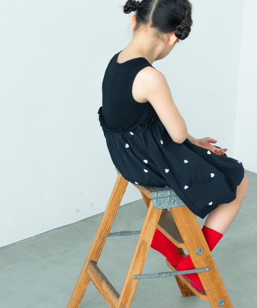 LOWRYS FARM（ローリーズファーム）の「ドッキングノースリーブワンピース　451919（ワンピース・キッズ・アイボリー/ブラック/ブラック系その他・150cm/140cm/130cm/110cm/120cm）」の13枚目の写真