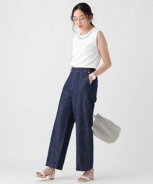 Elura(エルーラ)の「サマ見えビジューTシャツ/318898(Tシャツ/カットソー・レディース・ブラック/チャコールグレー/ブラック系その他/オフホワイト/ホワイト・FREE)」の11枚目の写真